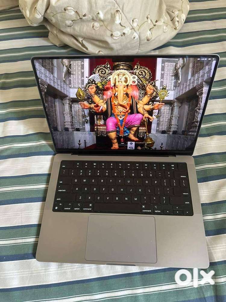 Top Condition 14 Inches Grey M4 Max Macbook Pro Apple Care+ Nov 2027
