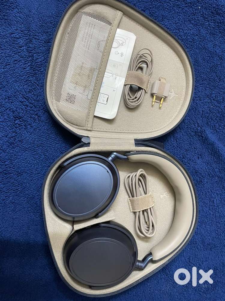 Sennheiser Momentum 4 Headphones