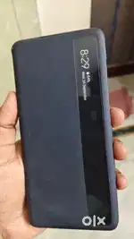 Samsung galaxy S20 FE with View
Flip Cover, Navy