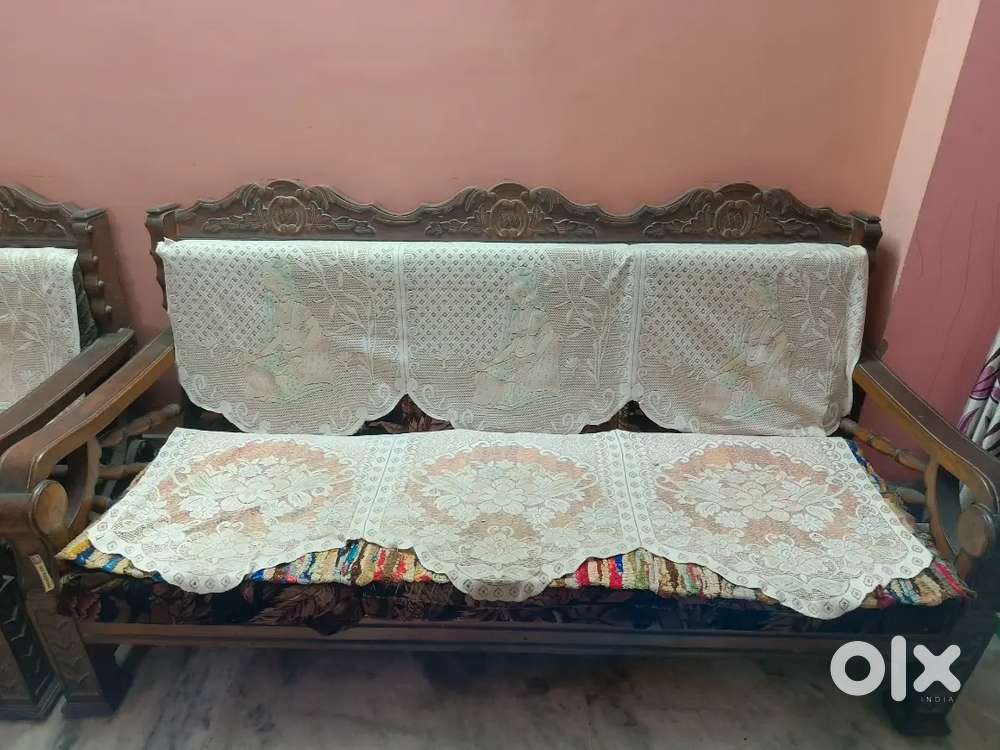 Urgent sale of sofa set