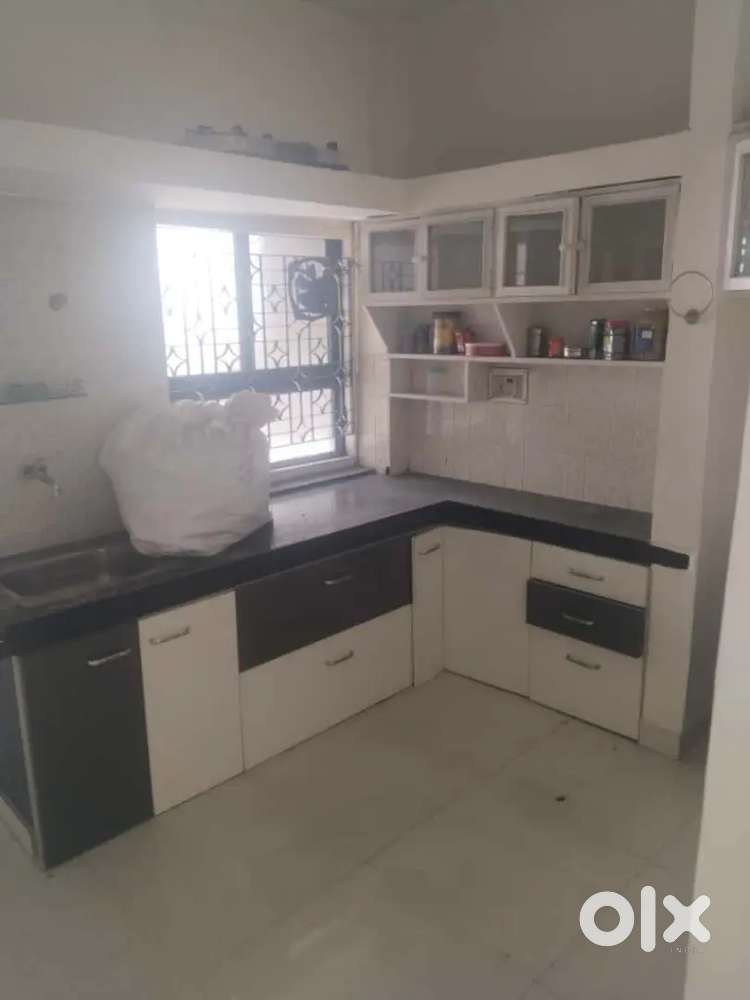2 bhk Flat available For office & bachelors n