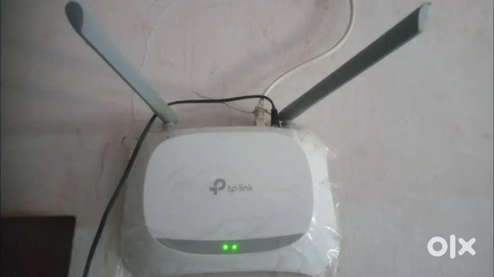 Tp Link Wi-Fi router 300 Mbps 6 month use only