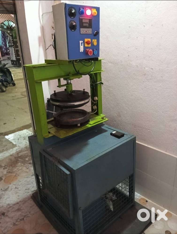 Hydraulic press paper plate making machine