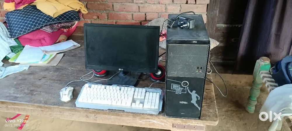 Zebronics PC set DDR 2 ram and 2gb ram and  128gb storage good product