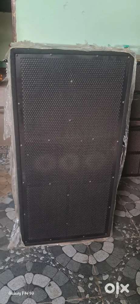 W bin Bass Cabinet With Grill