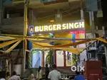 Kitchen  handling, burger assembly line