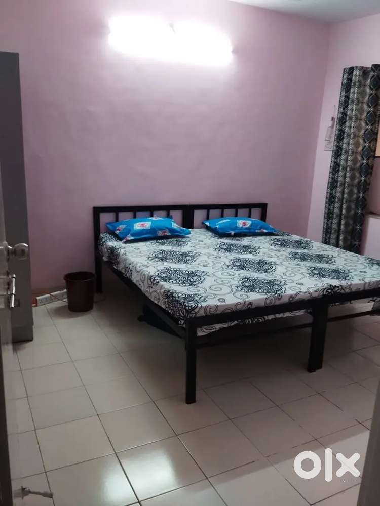 In KANDIVALI Modern living PG, prime area, fully furnished comfort