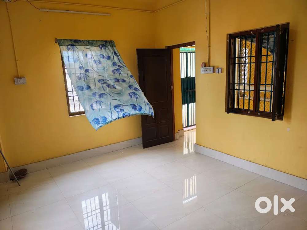 1 big room with bathroom just 500 meter from Shree Mandir South Gate