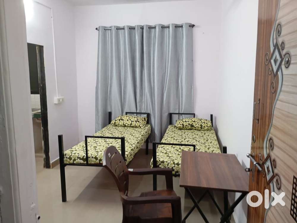 Single sharing pg in airoli sect 20