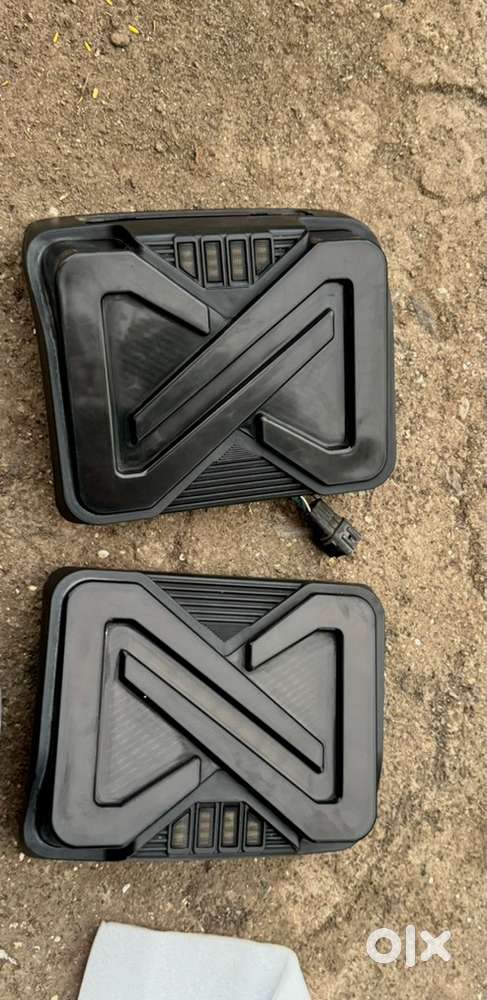 Thar back tailights