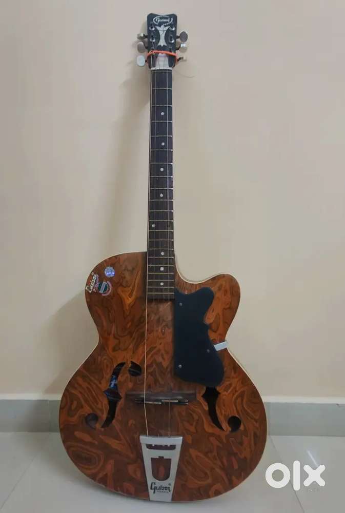 Branded Guitar good condition