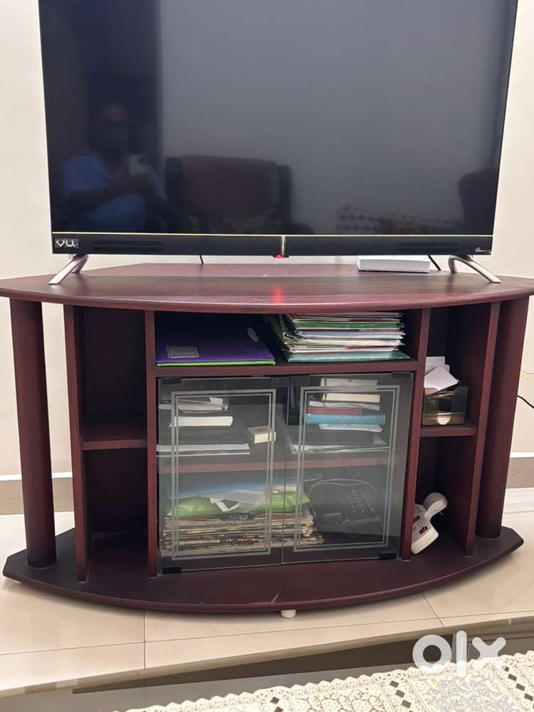 Television cabinet