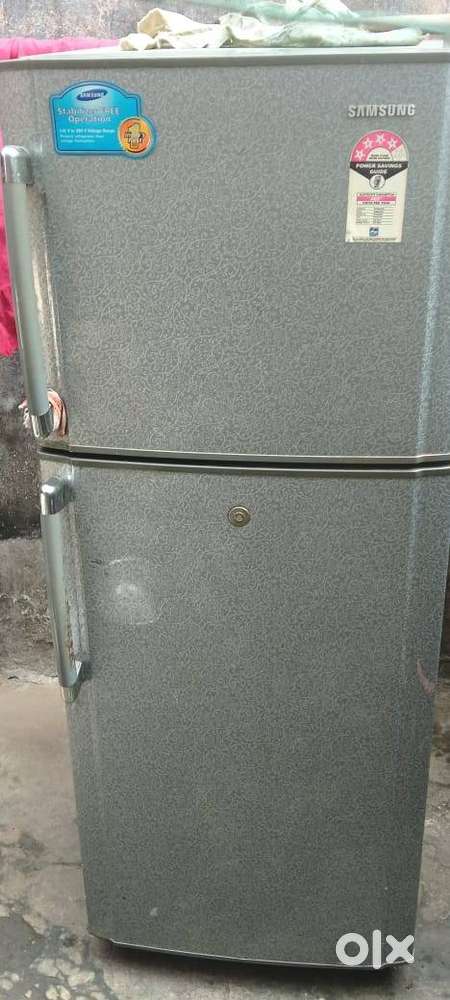 Samsung Double Door Fridge 250L – Working (Ice Not Forming)