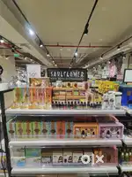 Sales and marketing sales men and girl freshers are experience