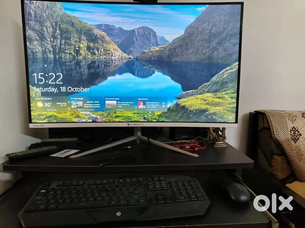 Desktop PC with 32 inch Curved LED Monitor