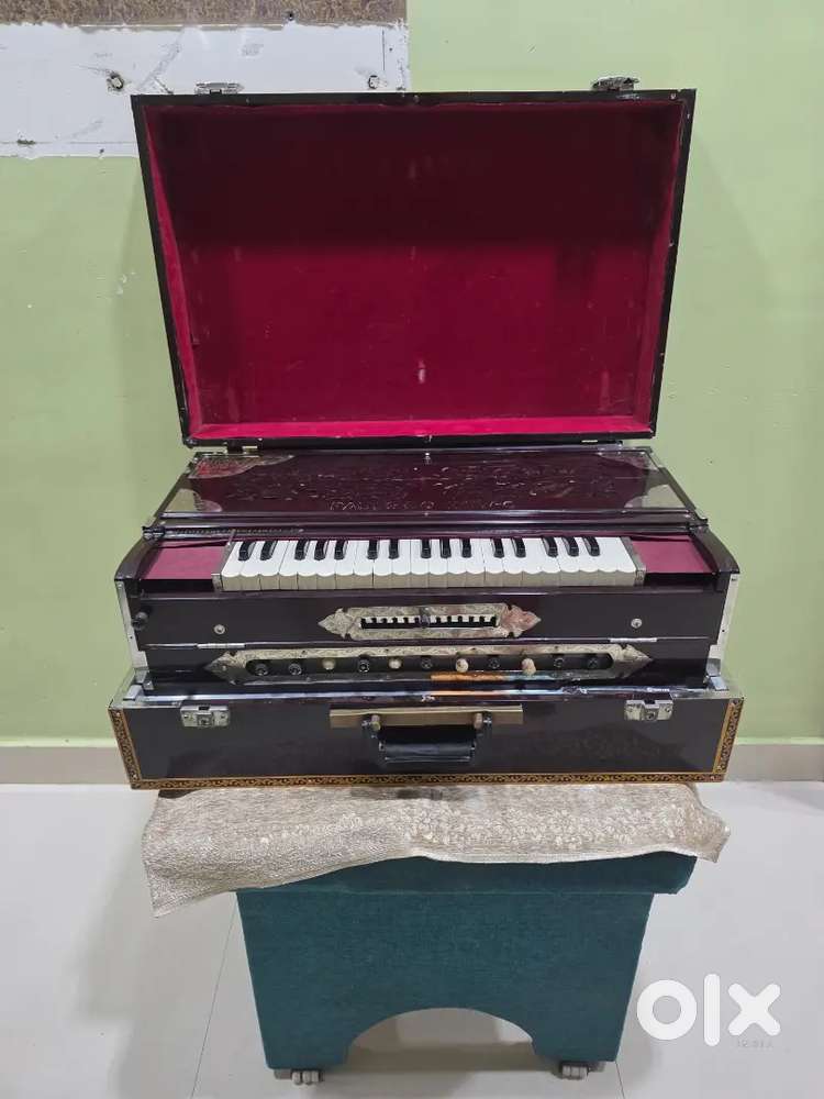 13/4 paul &co harmonium