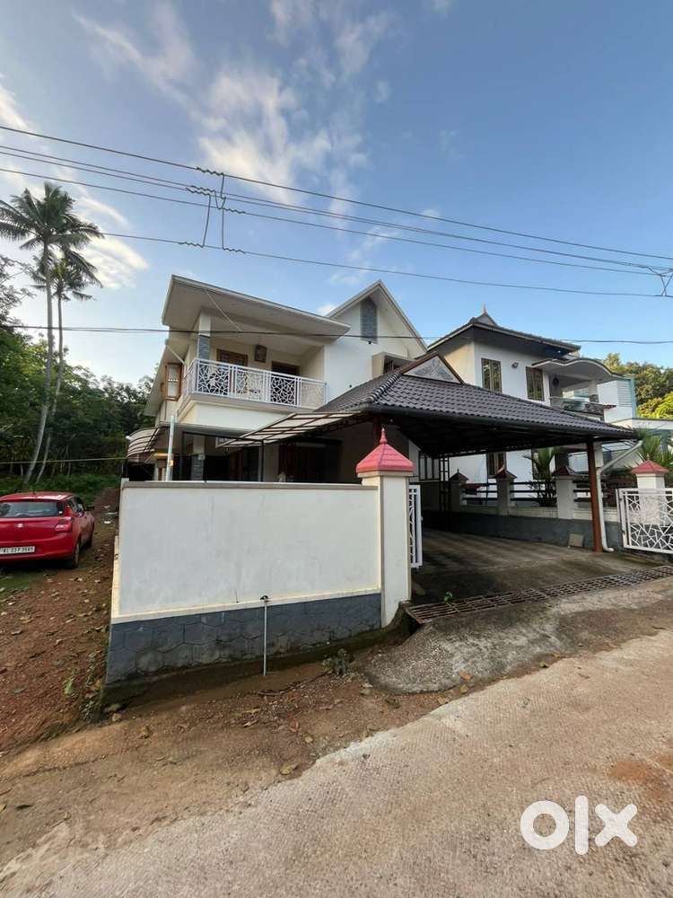 HOUSE FOR SALE IN THOTTAKAD