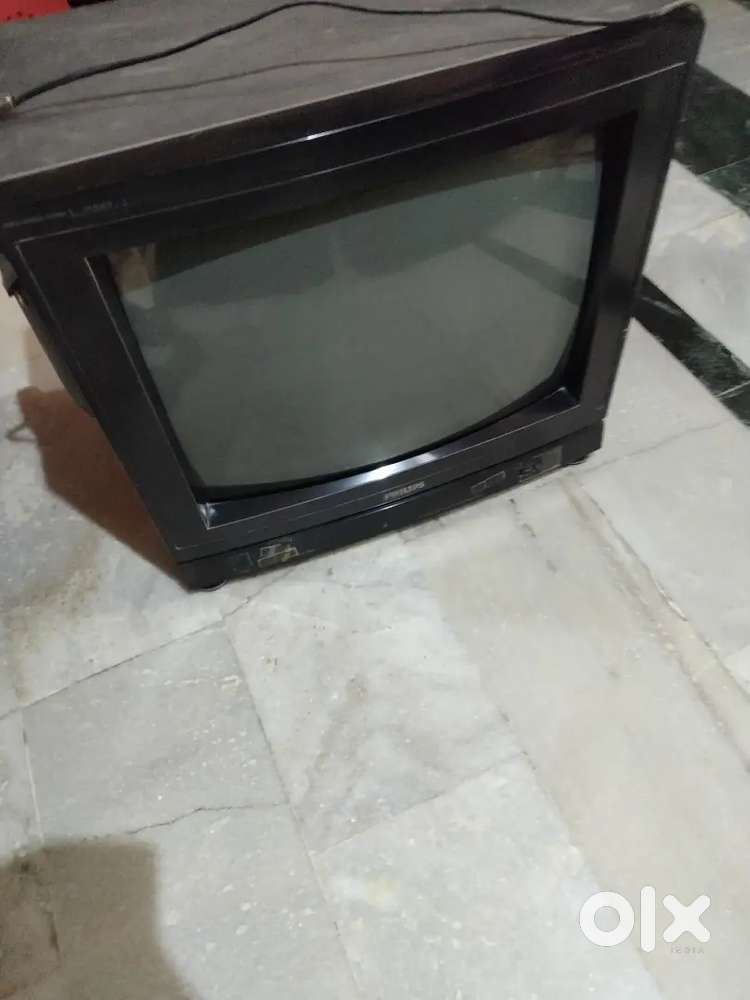 TV philips ,33 years old