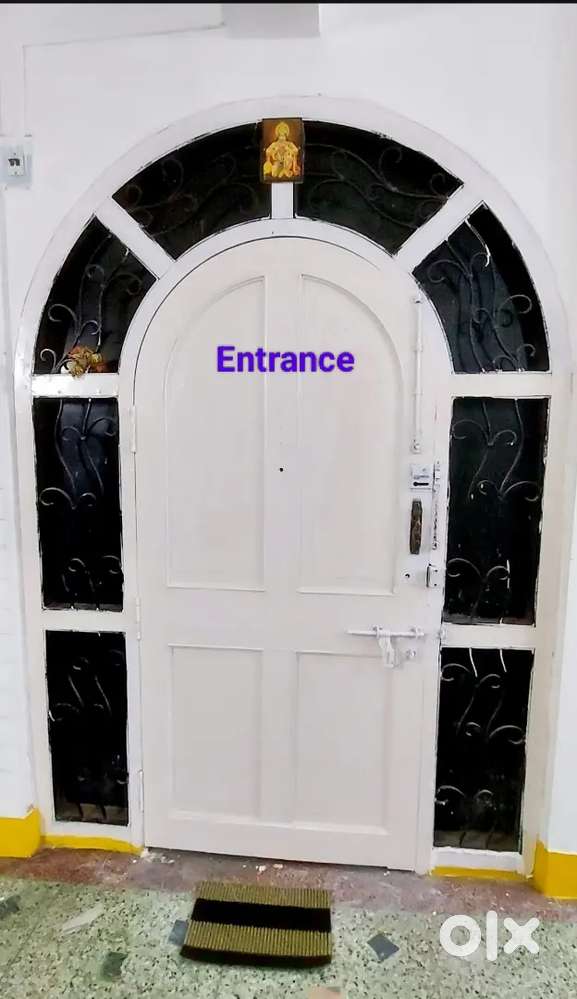 4bhk semi-furnished rent flat available near metro