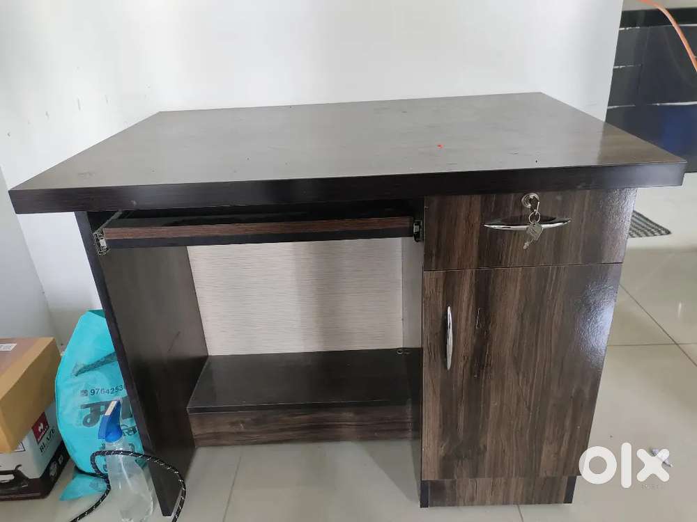 Computer table and chair