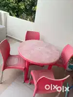 Table with 4 chair set