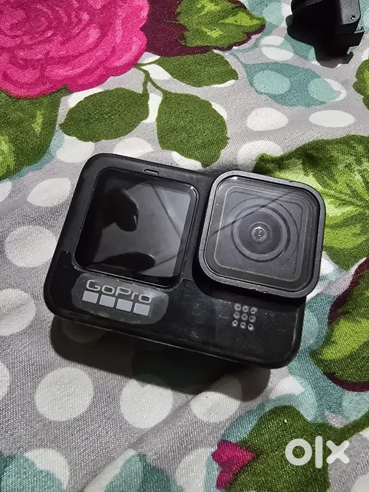 Go pro hero 9 with media mod and two Extended batteries