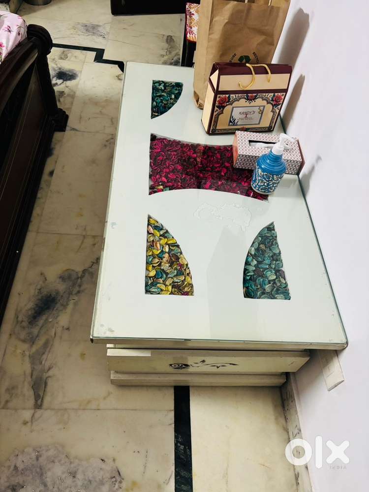 White. Central Table  with 2 side open drawer