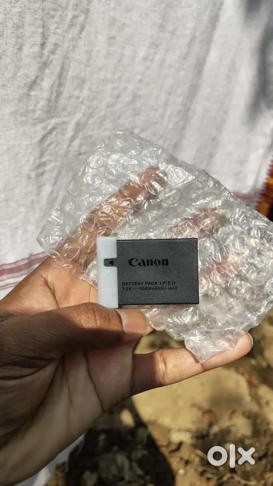 Canon LP E17 battery