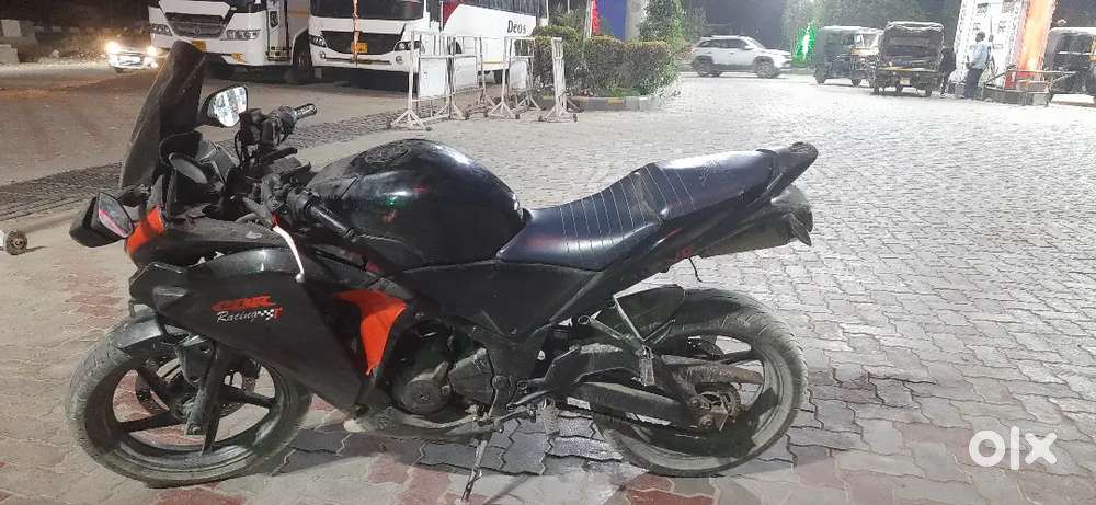 CBR 250r sports bike