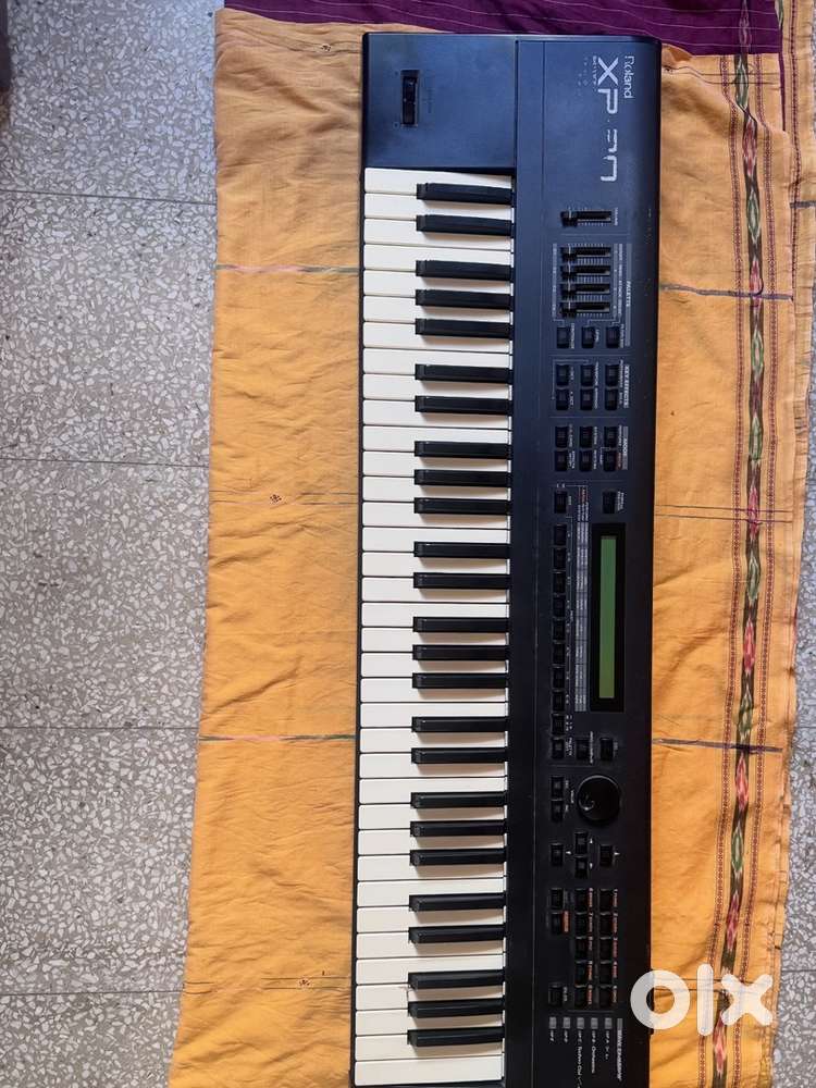 Roland XP30 keyboard