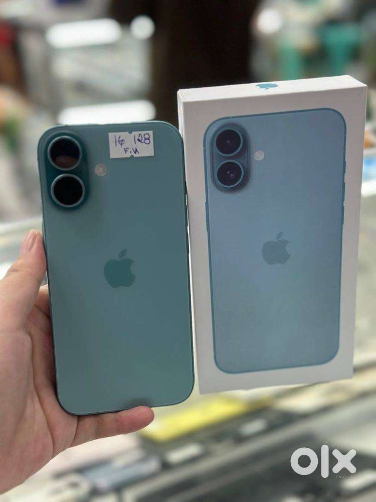 Selling iPhone 16, Mint Condition, 100% Battery Health, Variant 128GB.