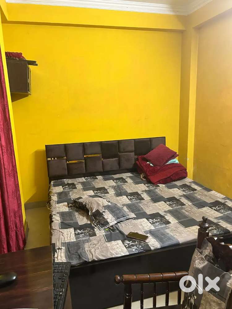 Fully furnished PG available for rent in Hussainganj including meals