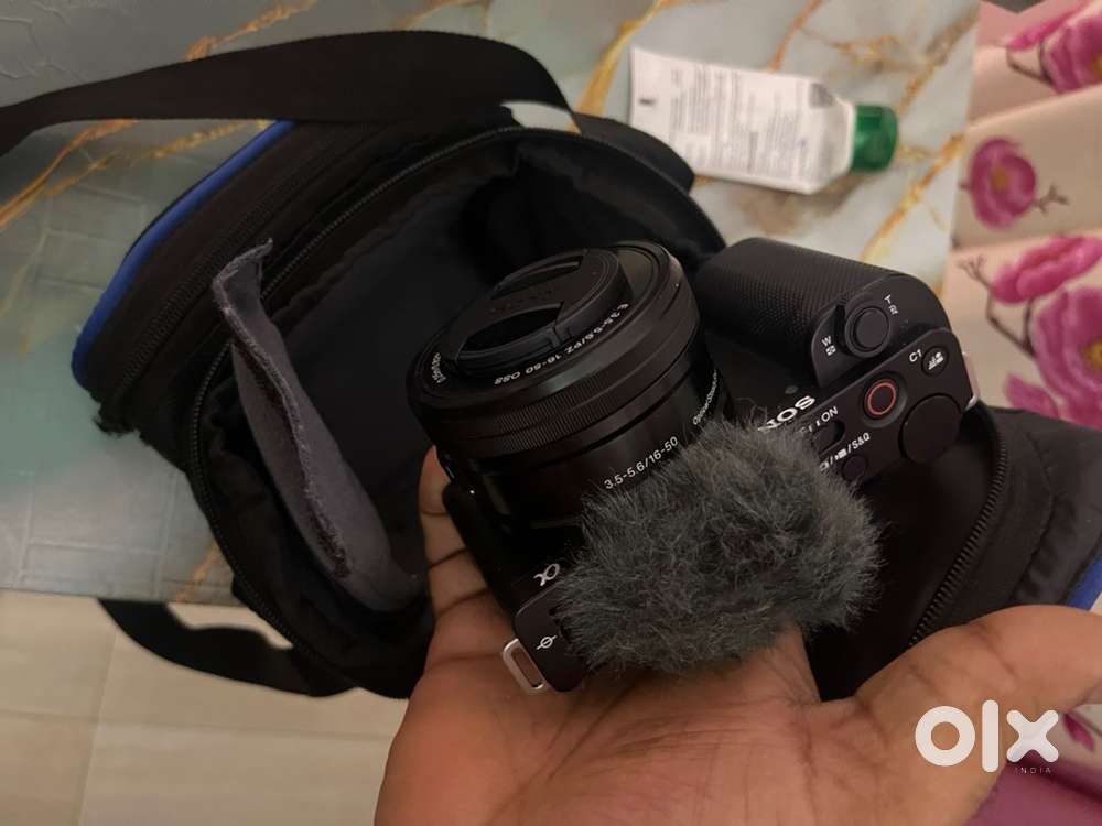Sony zv e10 camera- 6 months old rarely used