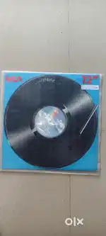 VINYL LP RECORD ENGLISH. 220 DISC AVAILABLE