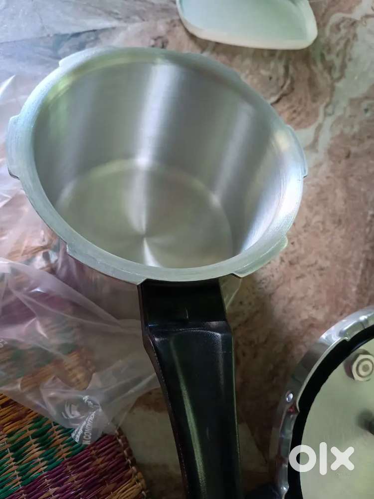 Pressure cooker