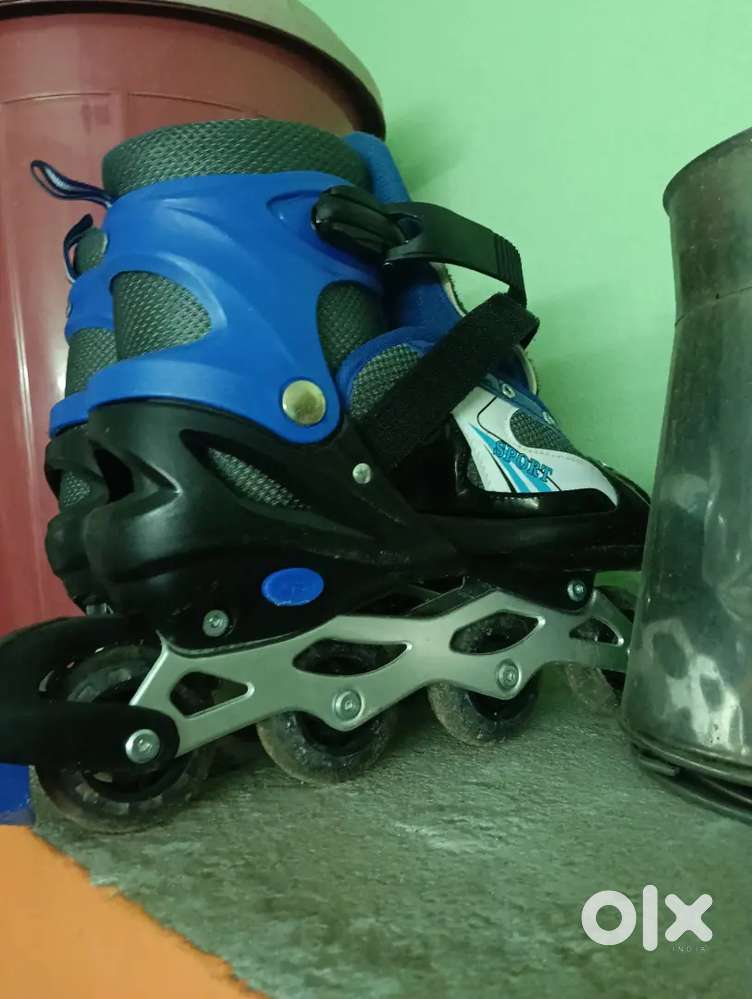 Skating wheel shoe