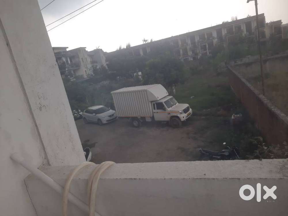 Need Driver for 17 feet Tata Loader