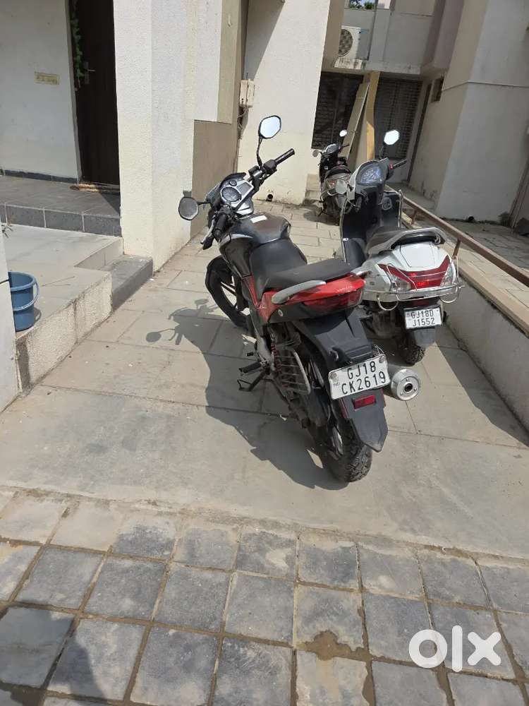 Hero xterm sports Red and black color