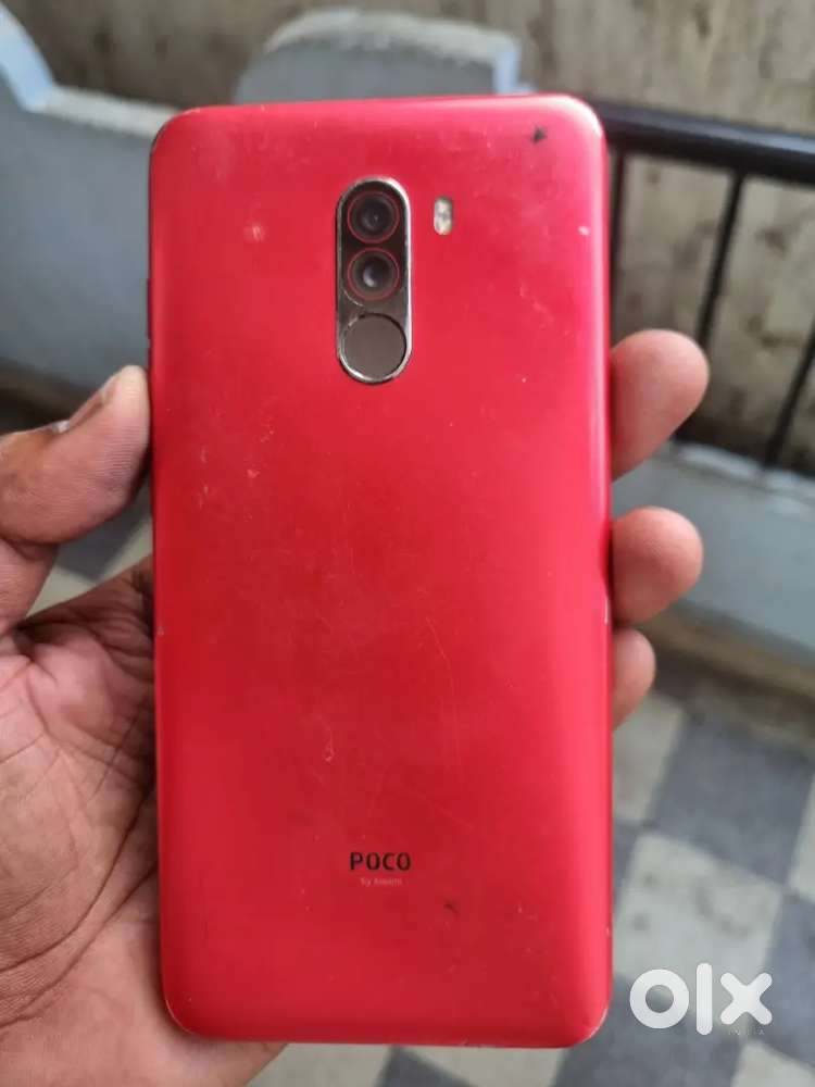 Poco F1 6/64 gb Snapdragon
