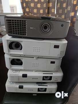 Refurbished Projector looks New Condition for College School Class rm