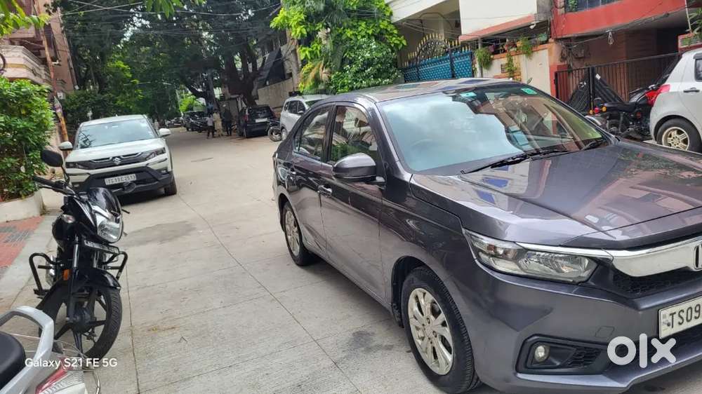 Automatic Honda Amaze V CVT Petrol At 2019