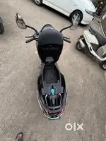 Single handed used. For more information call WhatsApp