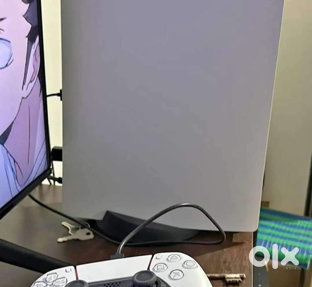 PS5 Disk + 825 GB (GTA 5 / God of War Ragnarok games installed)