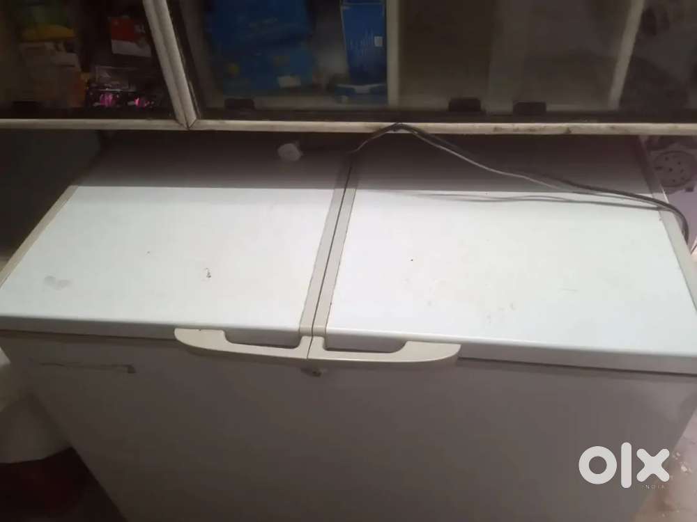 CHEST FREEZER 320 litter very good condition