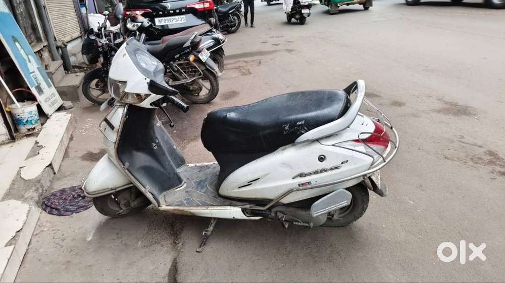 Activa 3G white colour