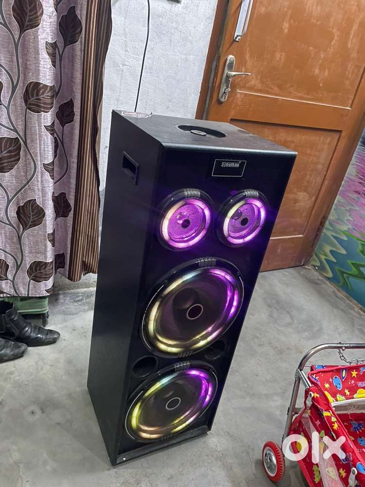 Home theatre large full size speakers with full base