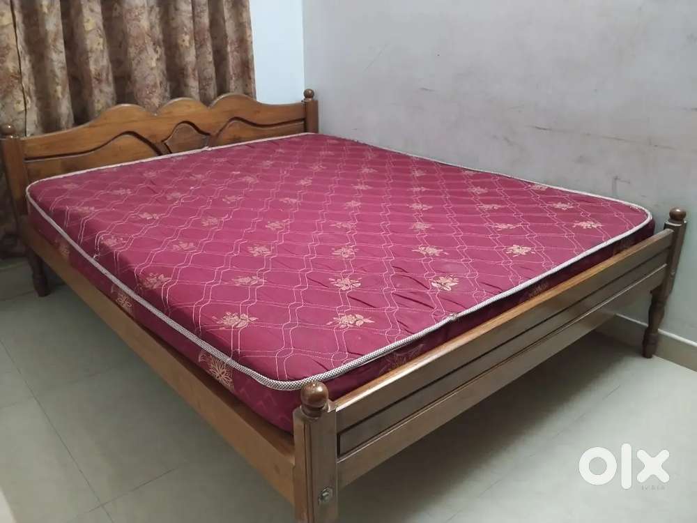 Queen size bed coat with mattress, single bedcoat,Almirah,sofa , table