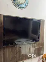 LG 32 inch LEad TV with wall mount
