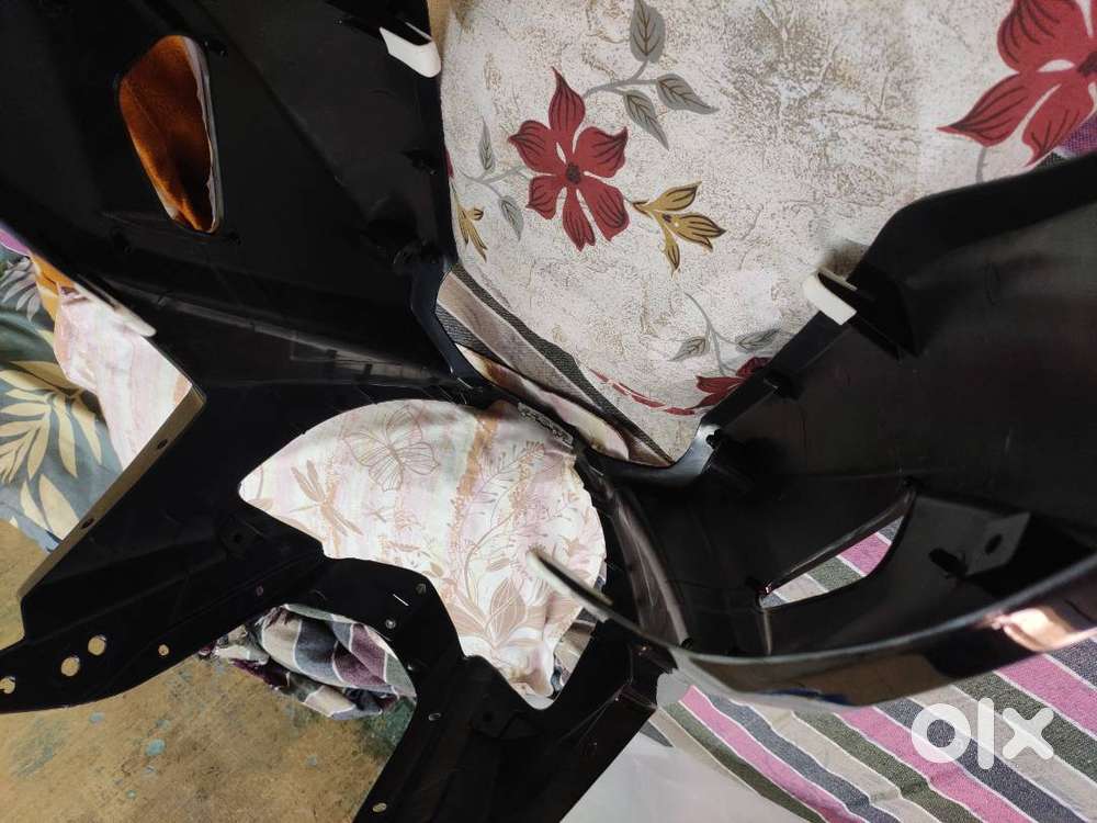 Pulsar 220f front fairing and headlamp