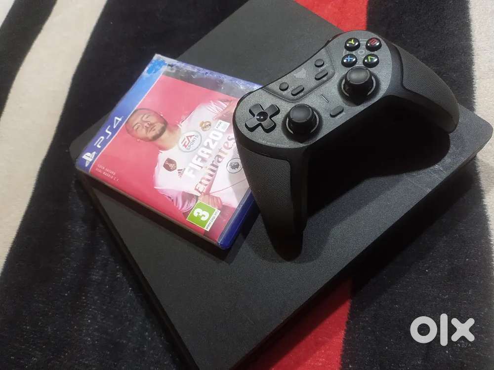PS4 SLIM 1TB with professional controller and FIFA 20